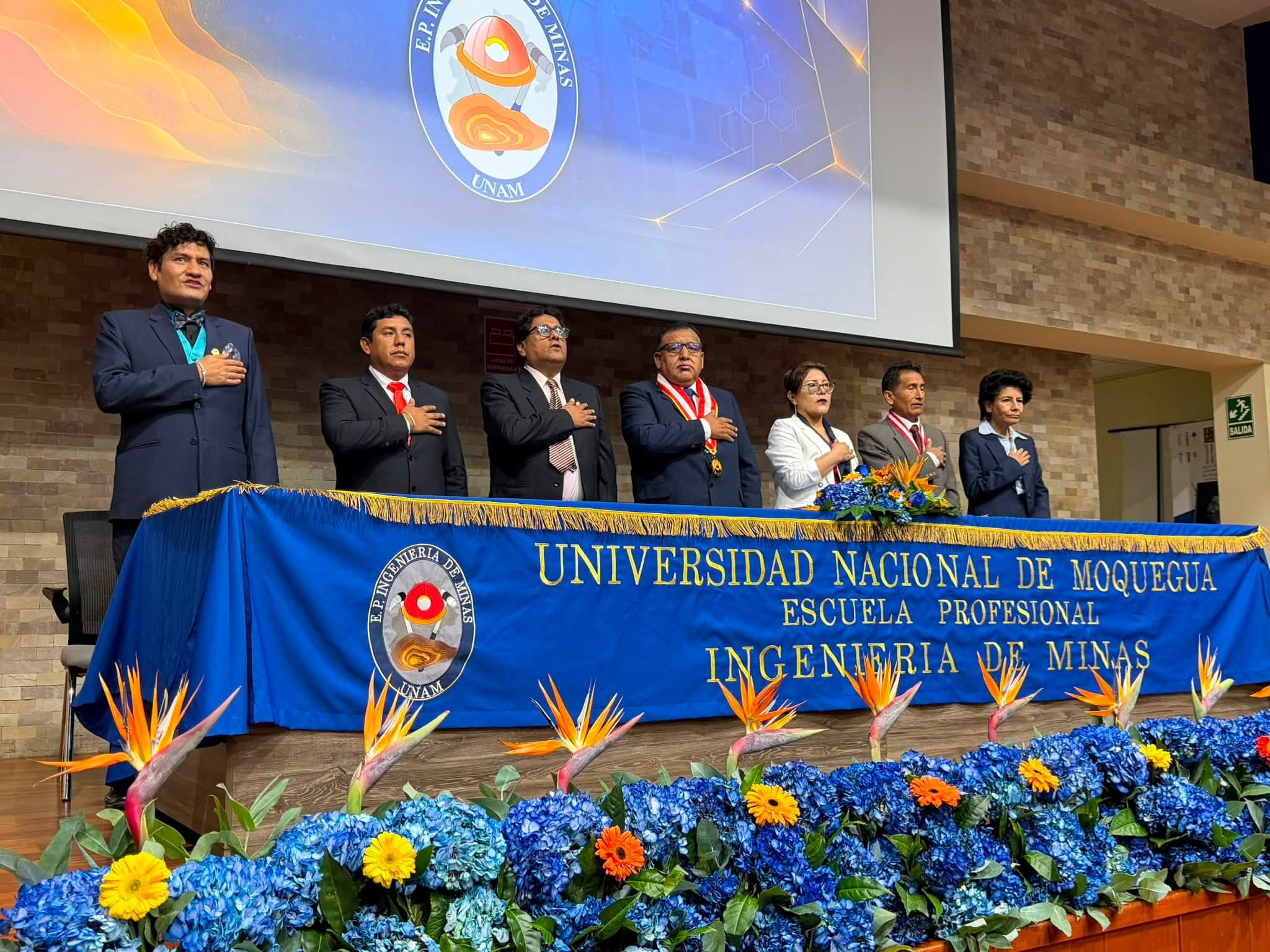 La DREM participa en la ceremonia por el XIX Aniversario de la Escuela Profesional de Ingenieria de Minas - UNAM