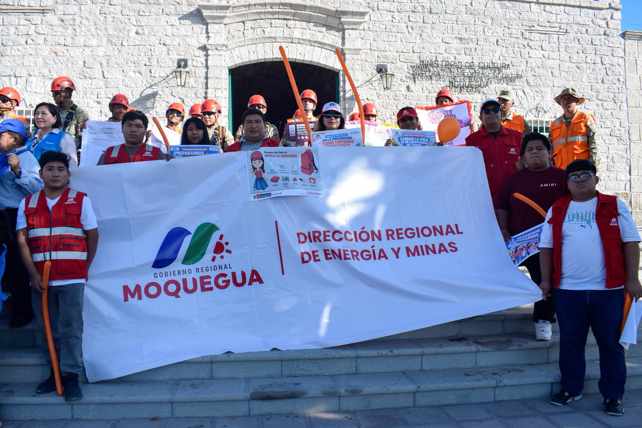 DREM Moquegua participo de la marcha de sensibilizacion por le 3er Simulacro Nacional Multipeligro